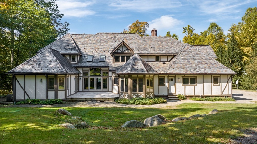 Kiko Realtors, Auctioneers, Advisors Beautiful Estate On 39 Acres